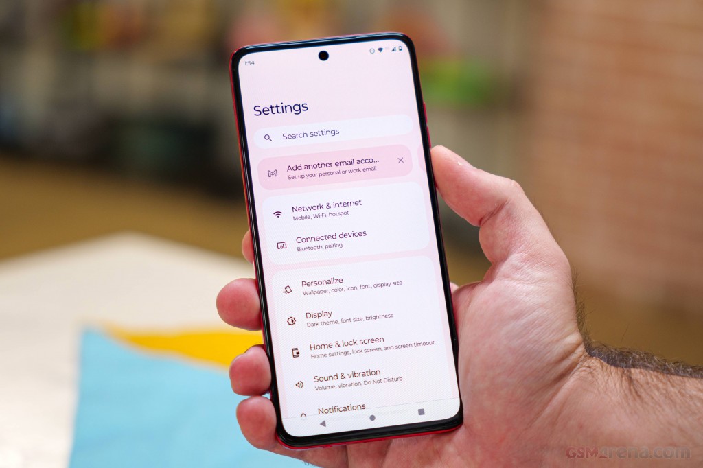 Motorola Moto G84 hands-on photo 23