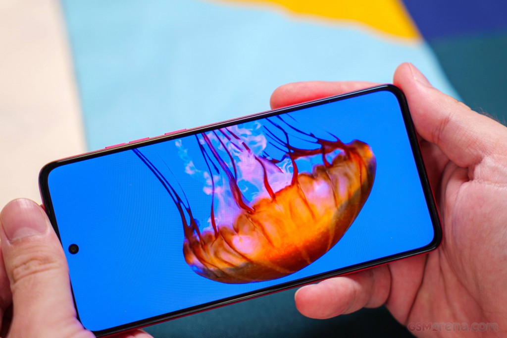 Motorola Moto G84 hands-on photo 28