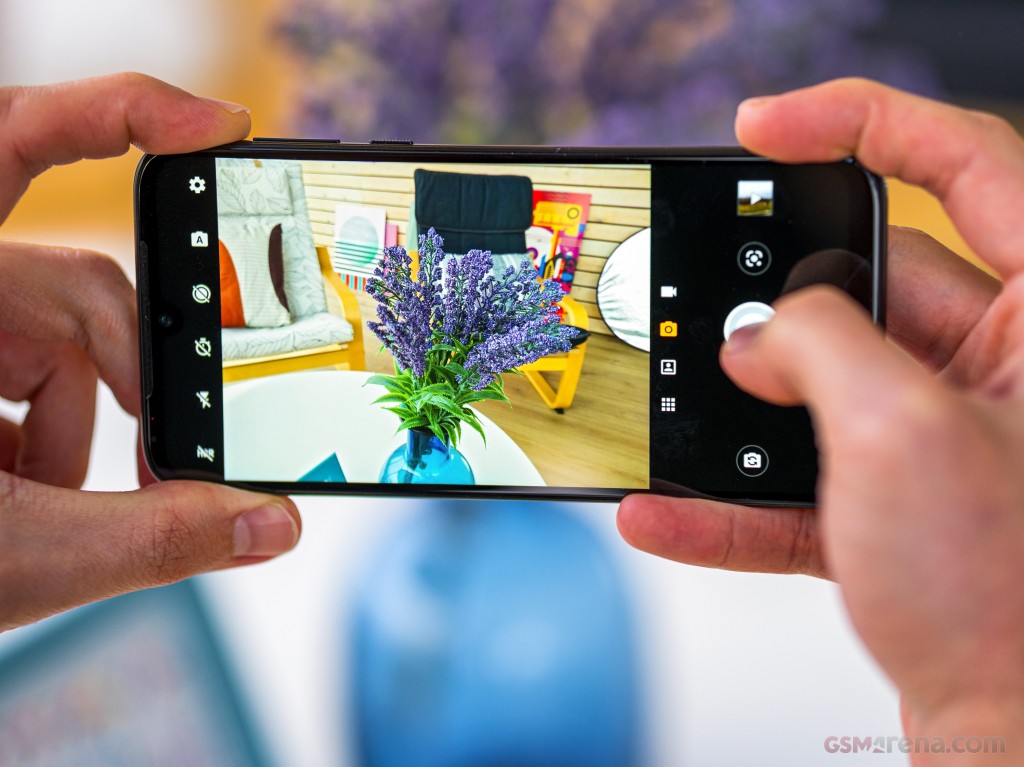 Motorola Moto G8 Plus hands-on photo 6