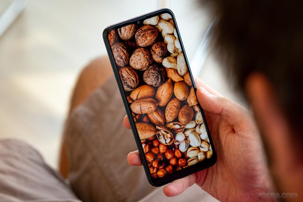 Motorola Moto G9 Play hands-on photo 13
