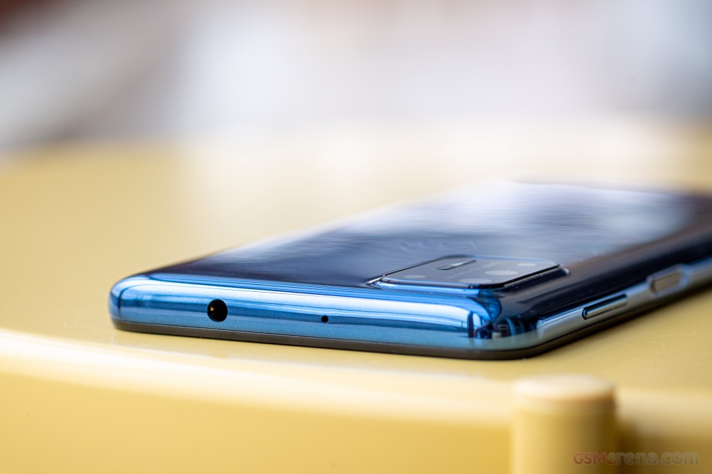Motorola Moto G9 Plus hands-on photo 2