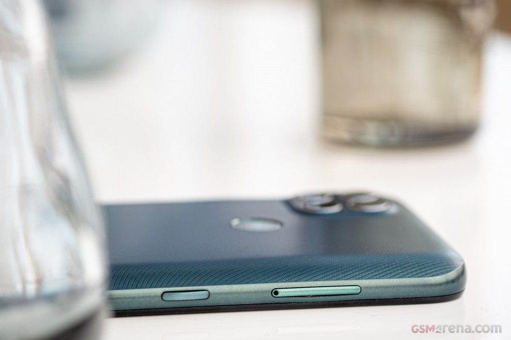 Motorola Moto G9 Power hands-on photo 6