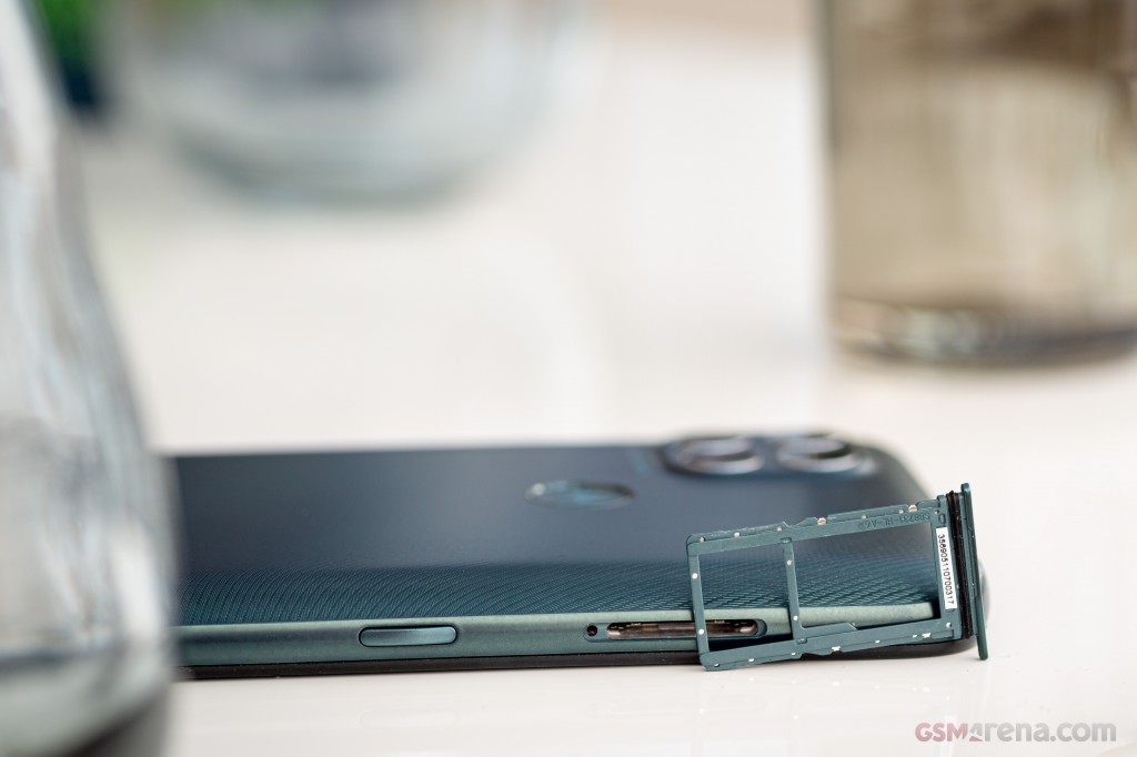 Motorola Moto G9 Power hands-on photo 7