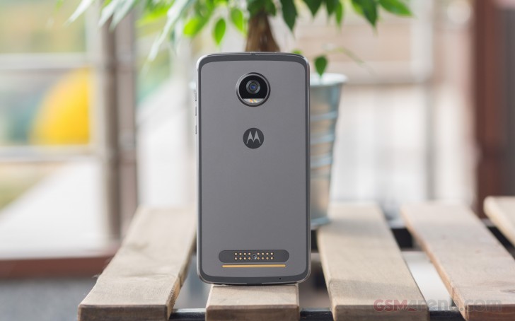 Motorola Moto Z2 Play hands-on photo 2