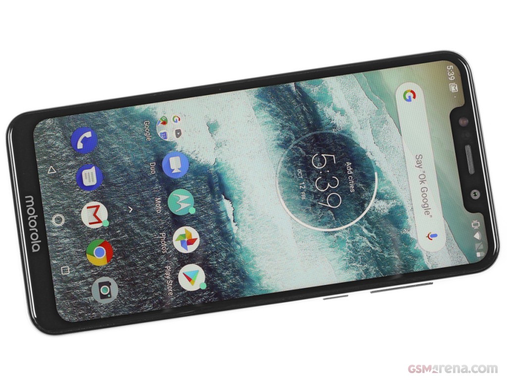 Motorola One (P30 Play) hands-on photo 7