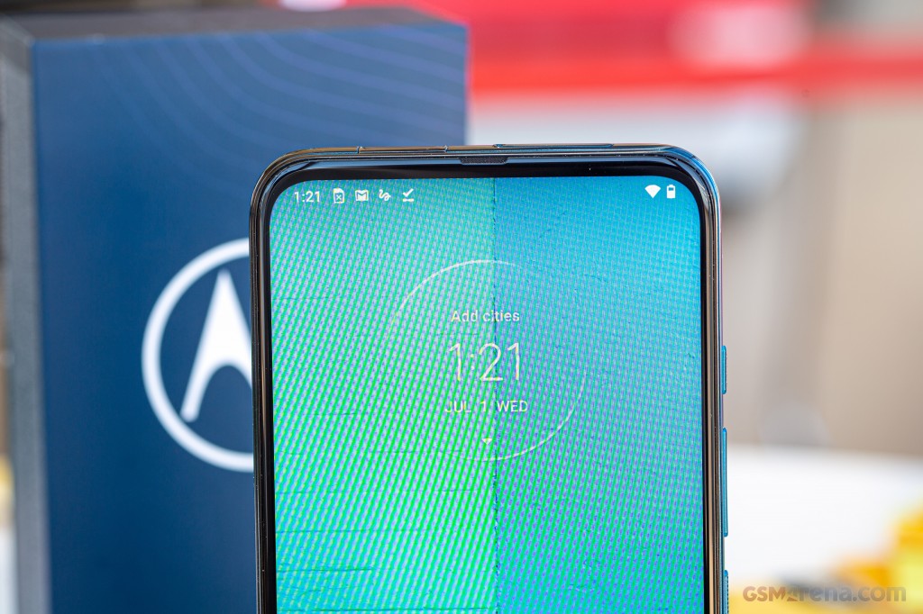 Motorola One Fusion+ hands-on photo 11