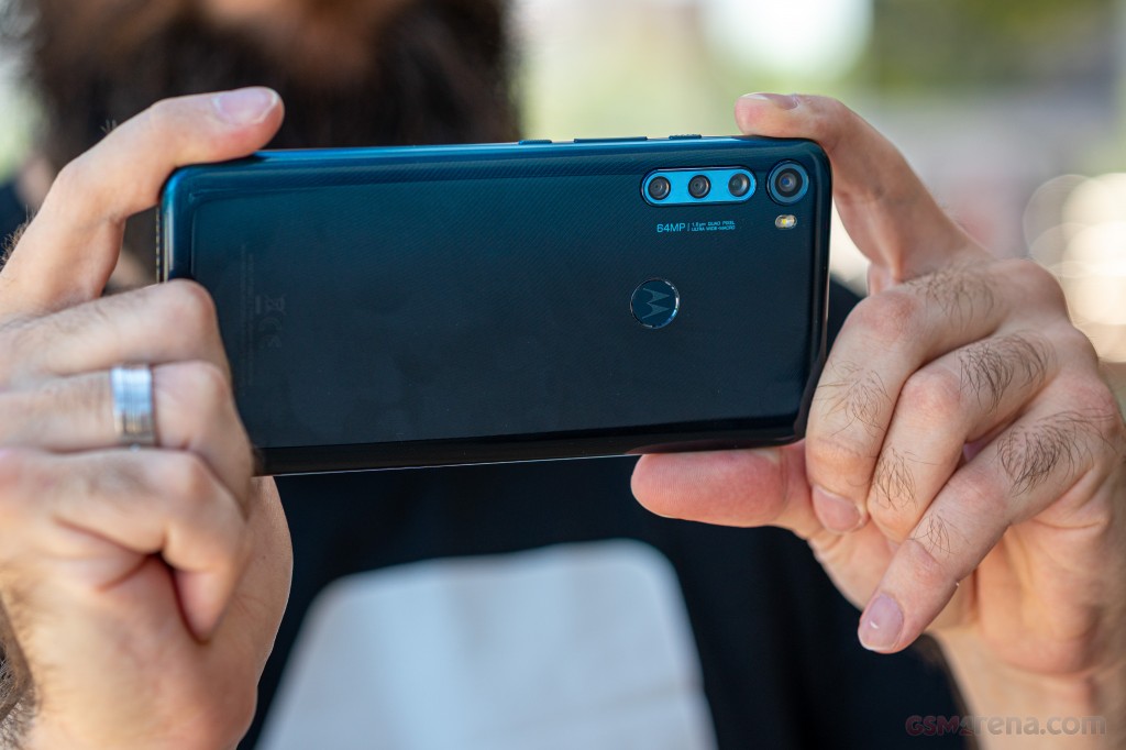 Motorola One Fusion+ hands-on photo 18