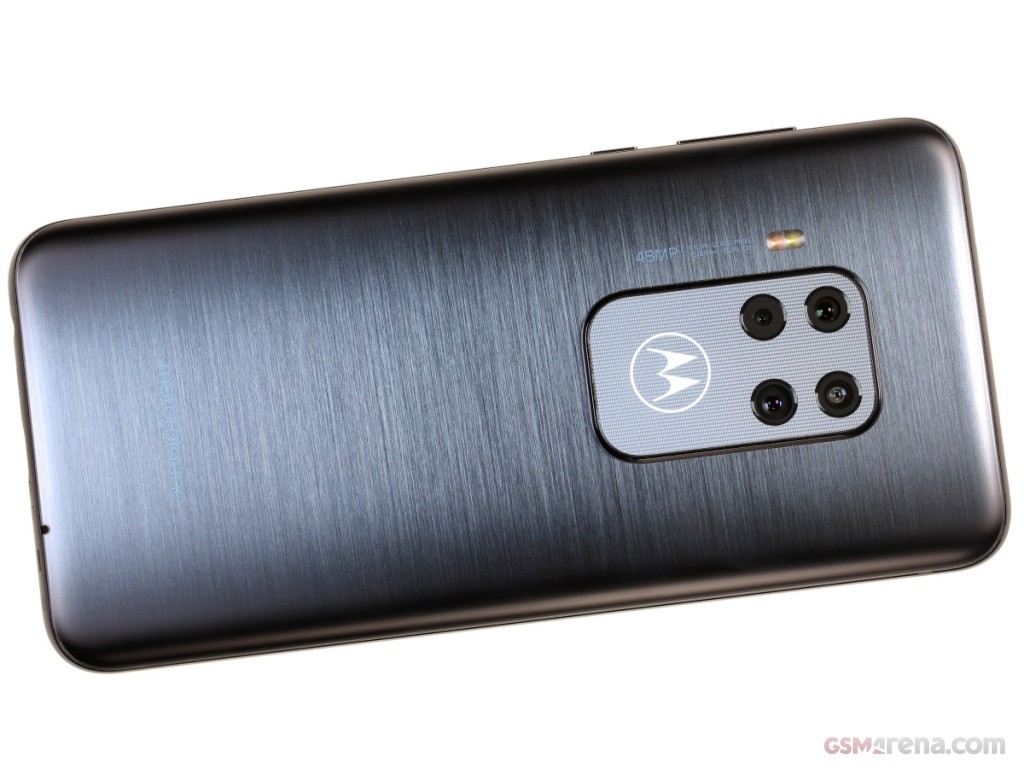 Motorola One Zoom hands-on photo 4