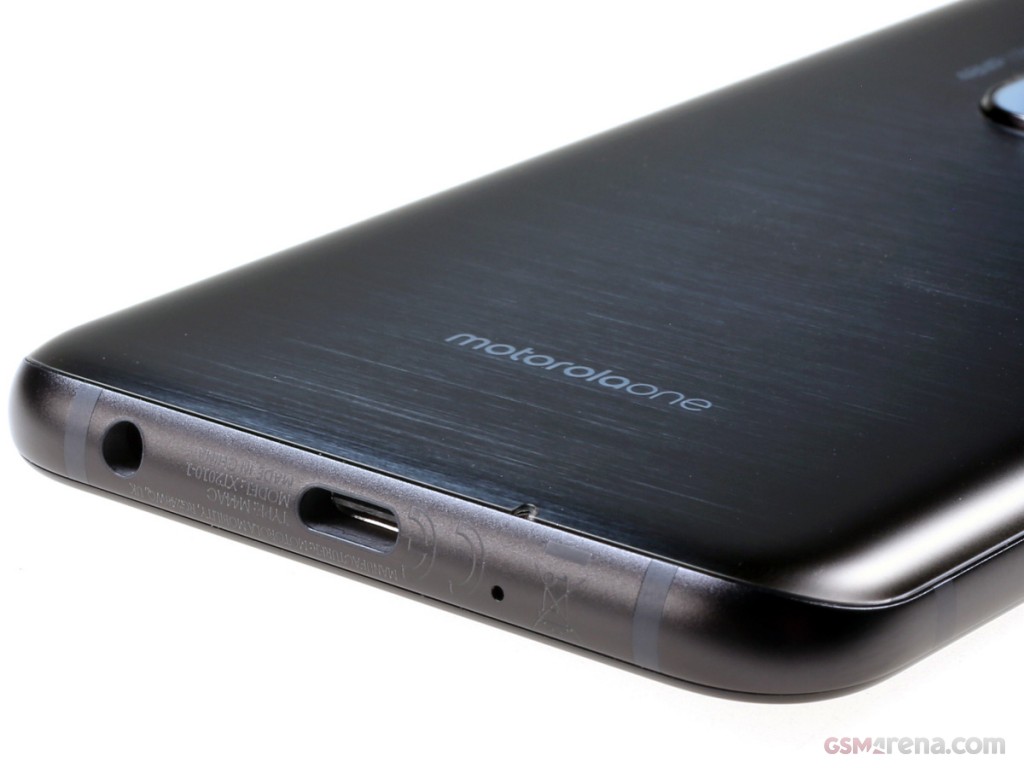 Motorola One Zoom hands-on photo 7
