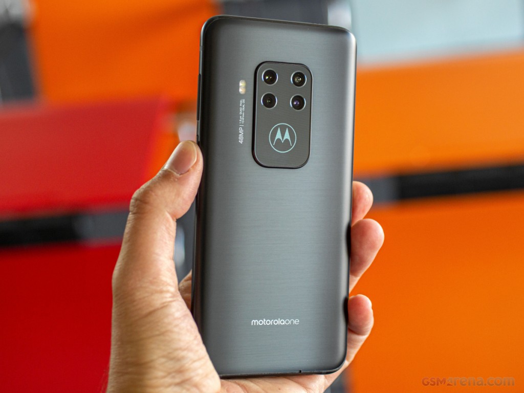 Motorola One Zoom hands-on photo 13