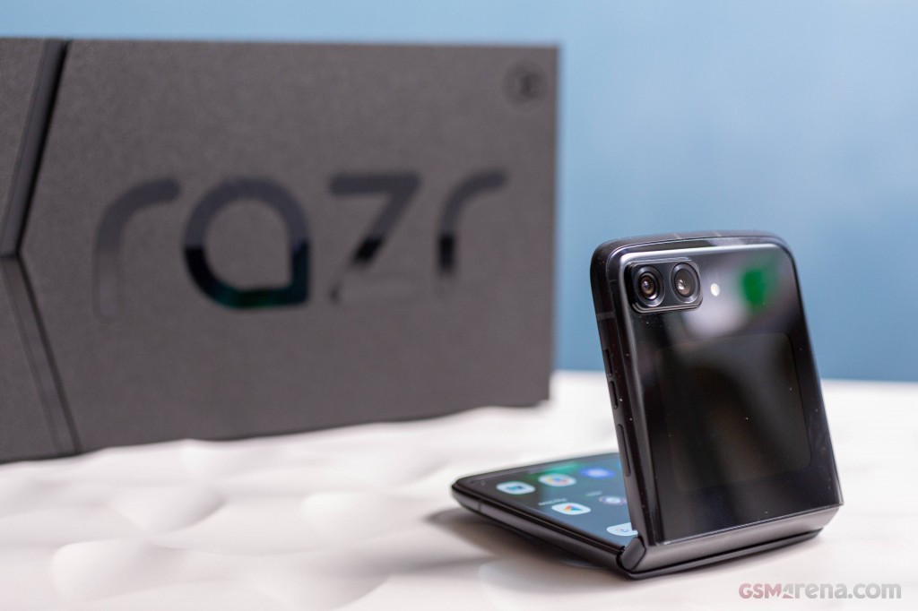 Motorola Razr 2022 hands-on photo 2