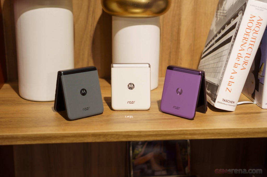 Motorola Razr 40 hands-on photo 75
