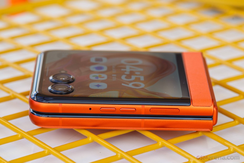 Motorola Razr 50 hands-on photo 7