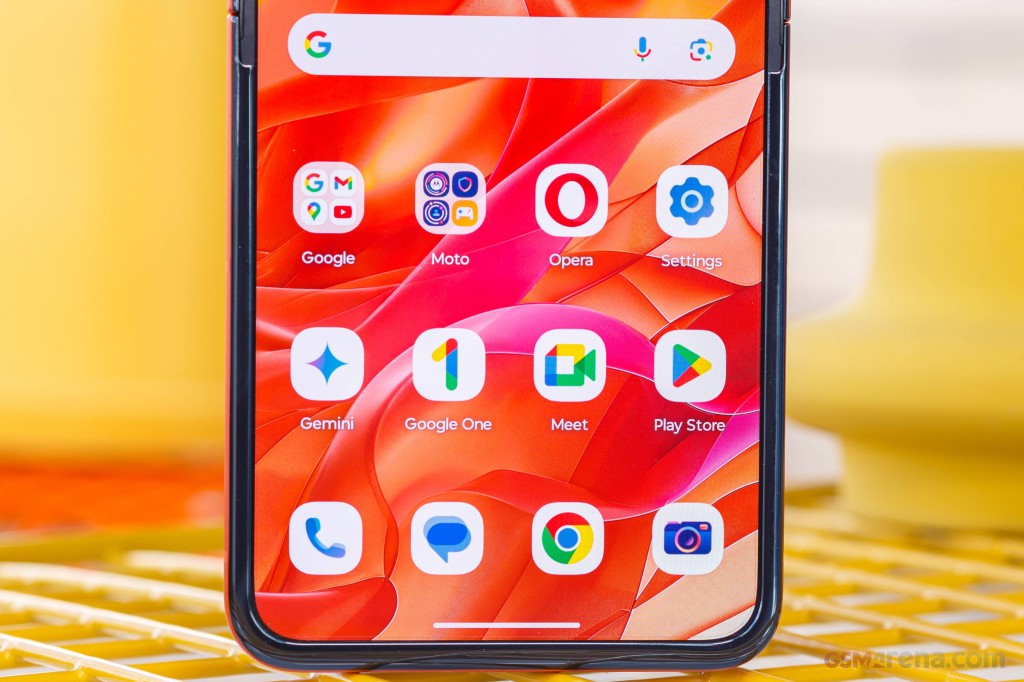 Motorola Razr 50 hands-on photo 15