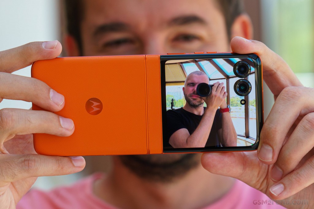 Motorola Razr 50 hands-on photo 19