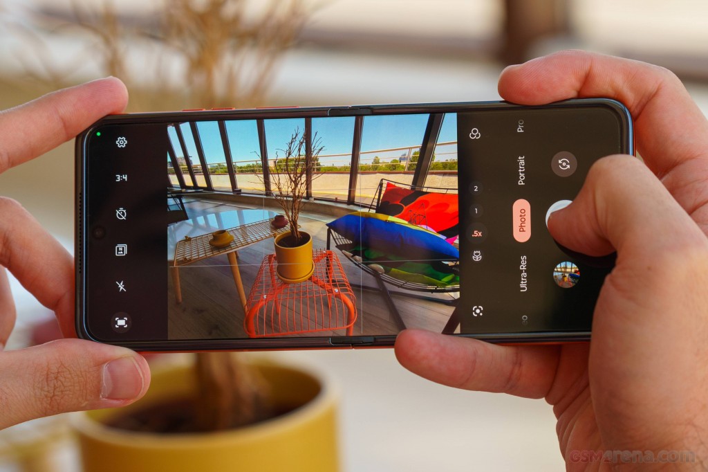 Motorola Razr 50 hands-on photo 23