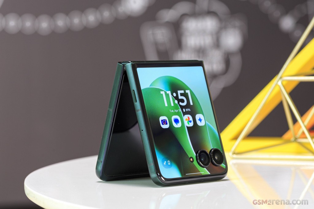 Motorola Razr 60 Ultra hands-on photo 4