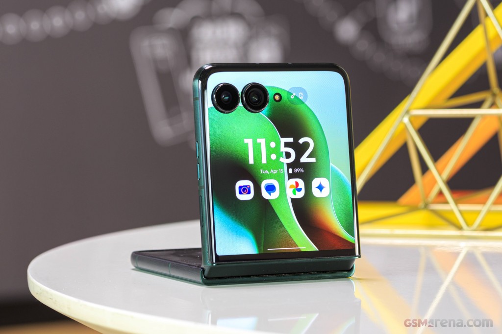 Motorola Razr 60 Ultra hands-on photo 5
