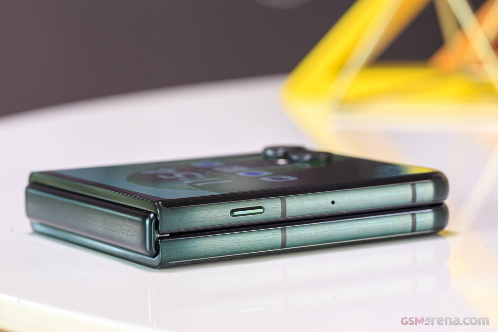 Motorola Razr 60 Ultra hands-on photo 11