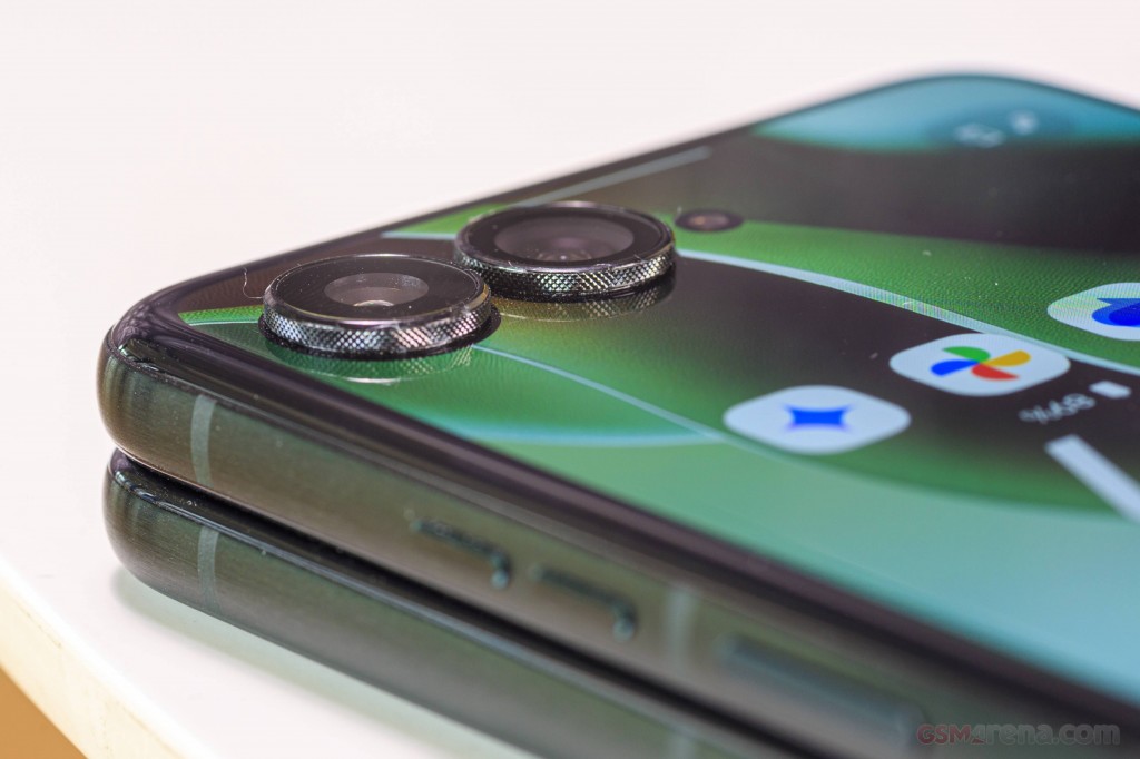 Motorola Razr 60 Ultra hands-on photo 14
