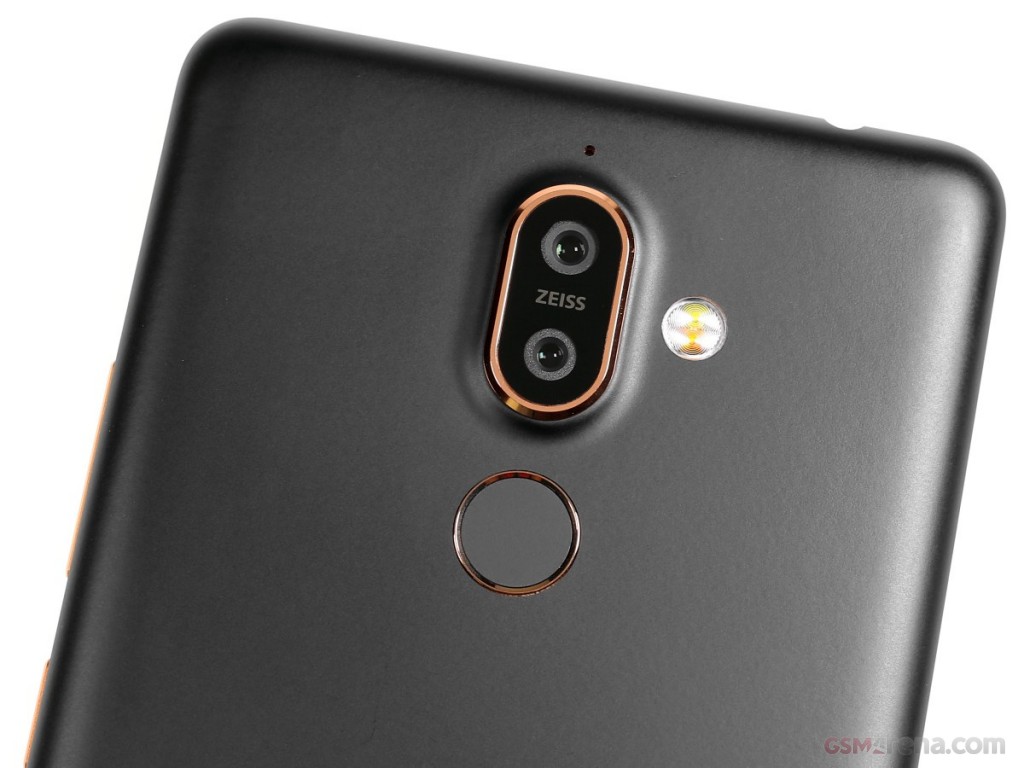 Nokia 7 plus hands-on photo 6