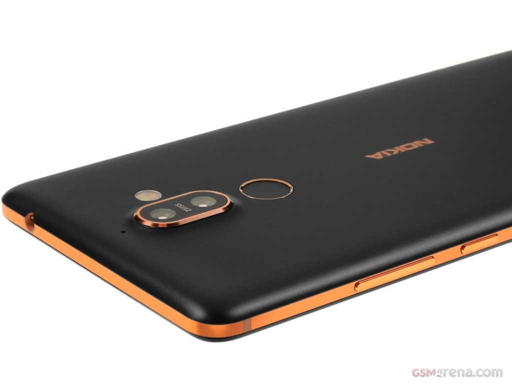 Nokia 7 plus hands-on photo 8