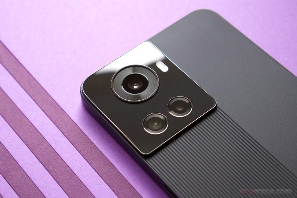 OnePlus 10R 150W hands-on photo 3