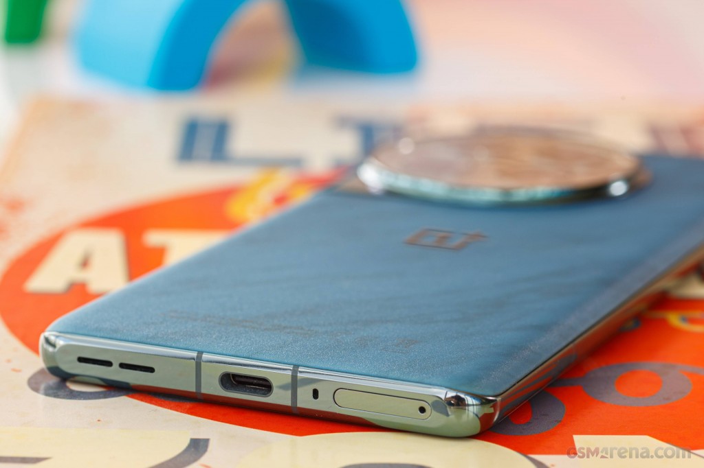 OnePlus 12 hands-on photo 2