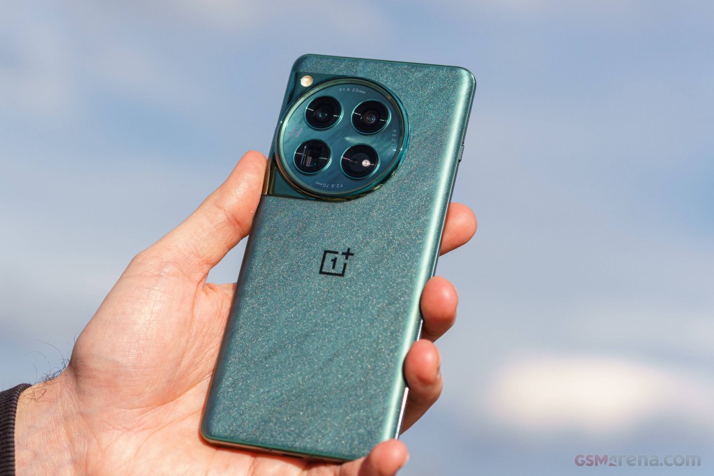 OnePlus 12 hands-on photo 16