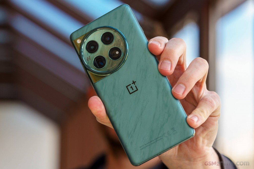OnePlus 12 hands-on photo 17