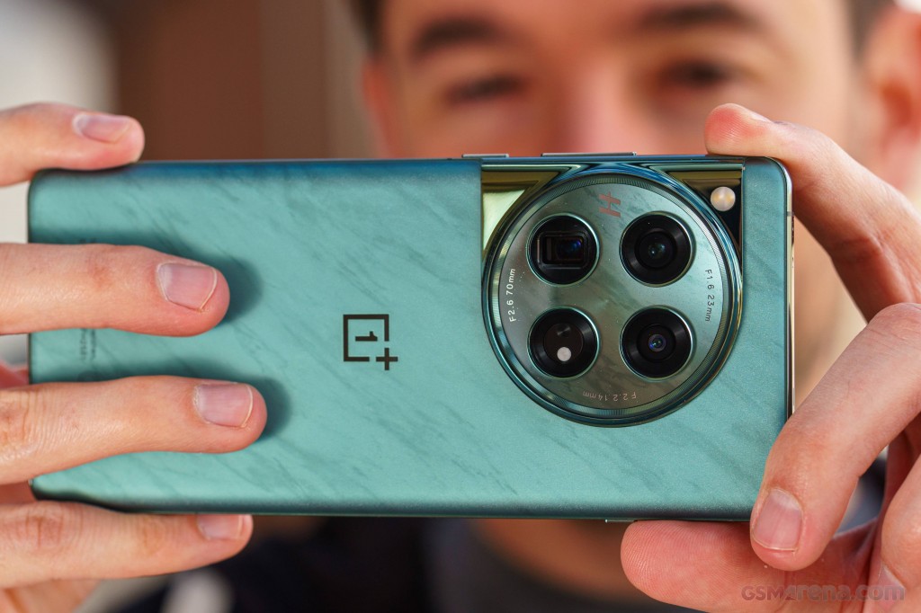 OnePlus 12 hands-on photo 18