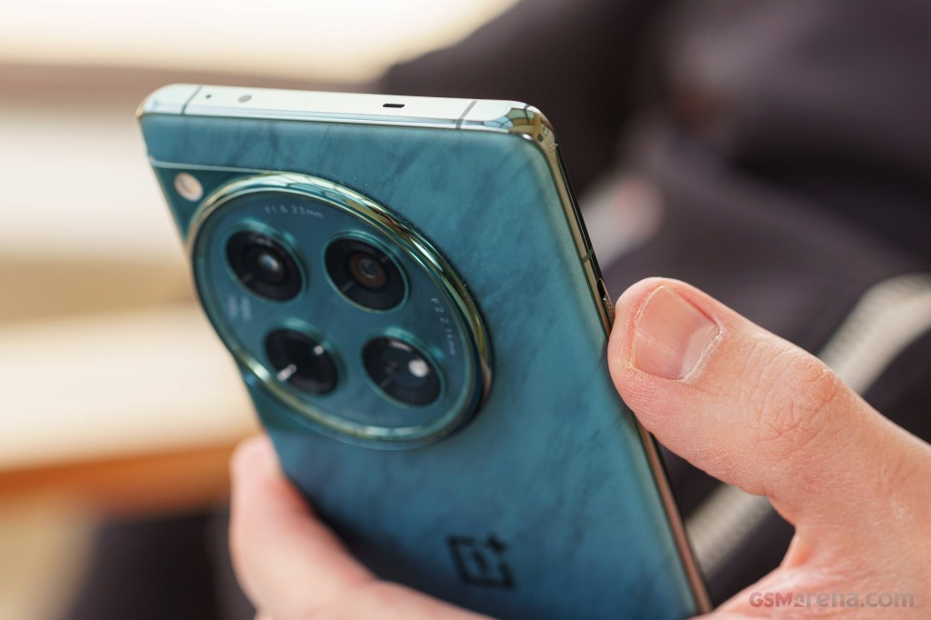 OnePlus 12 hands-on photo 20