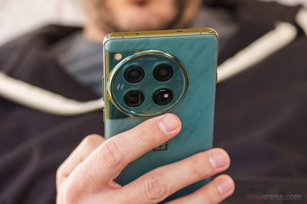 OnePlus 12 hands-on photo 30