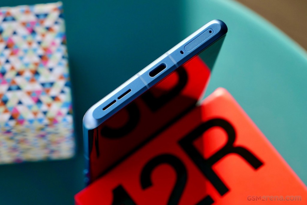 OnePlus 12R hands-on photo 2