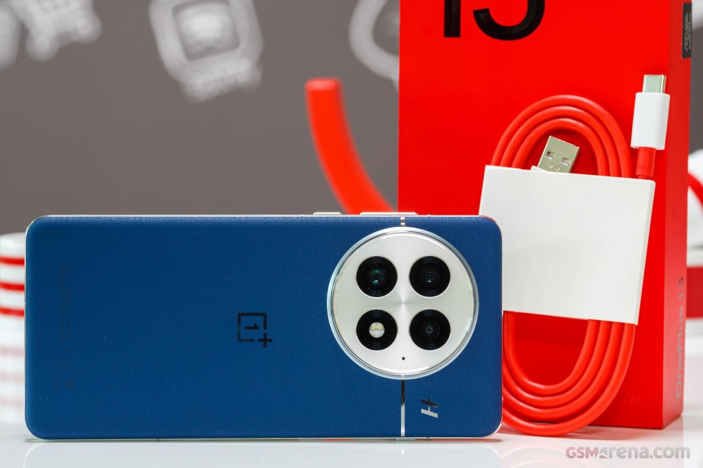 OnePlus 13 hands-on photo 1
