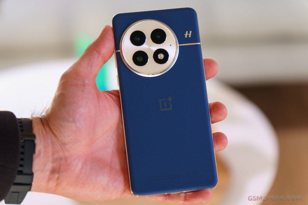 OnePlus 13 hands-on photo 17