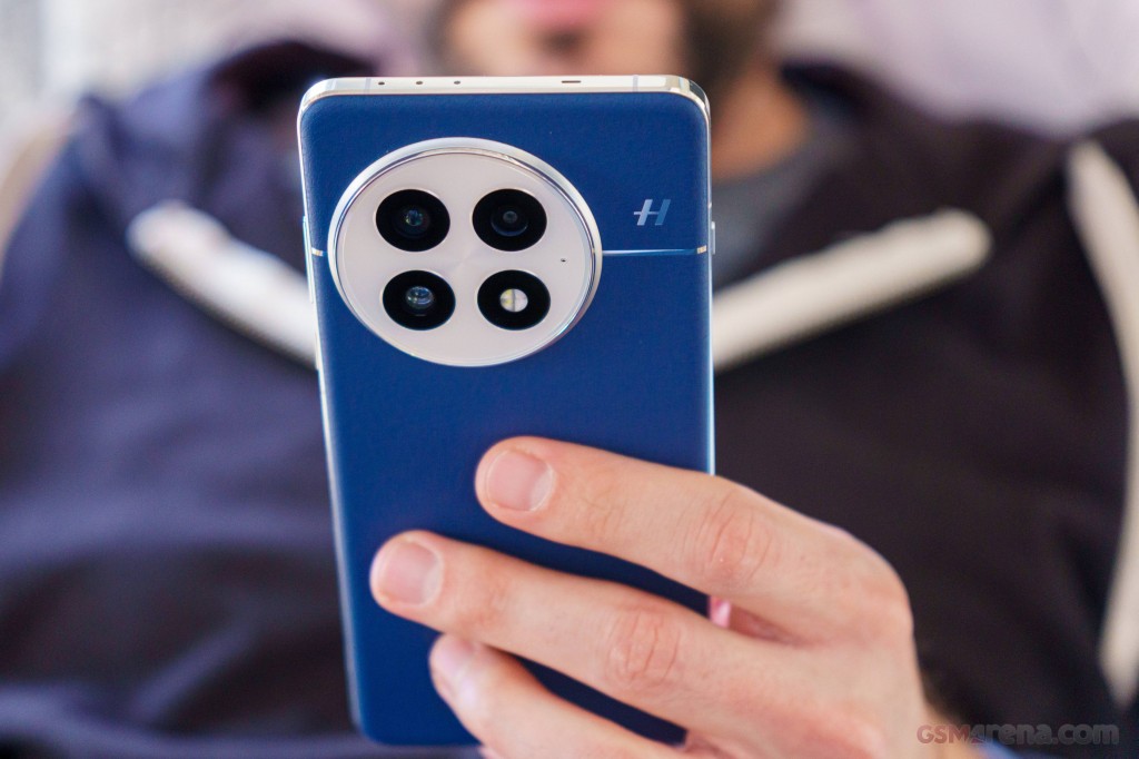 OnePlus 13 hands-on photo 26