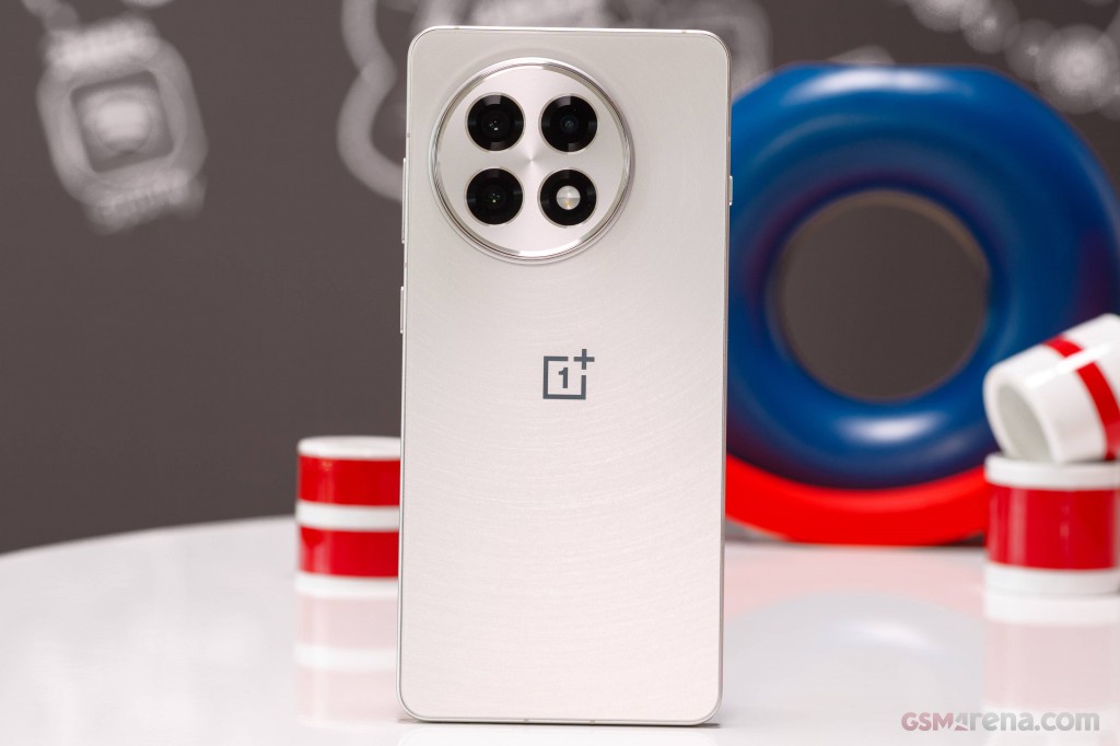 OnePlus 13R hands-on photo 3