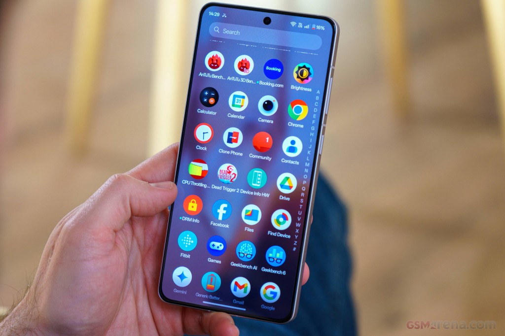 OnePlus 13R hands-on photo 17