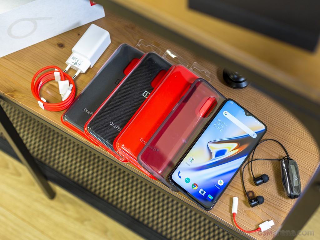 OnePlus 6T hands-on photo 1