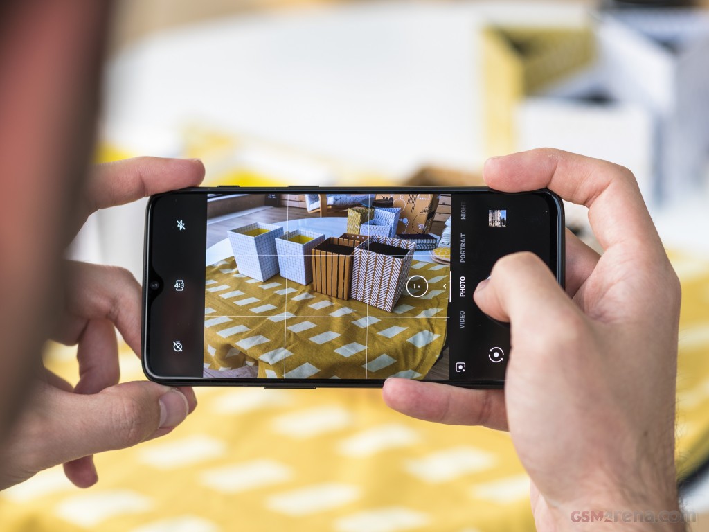 OnePlus 6T hands-on photo 11