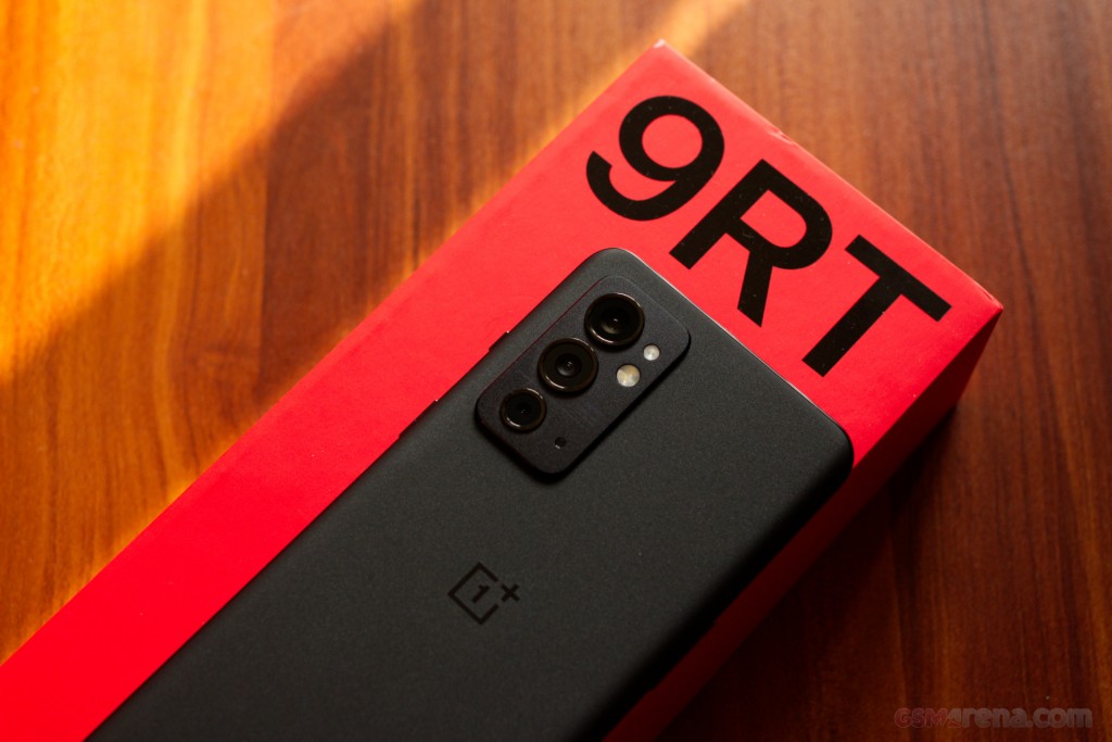 OnePlus 9RT 5G hands-on photo 1
