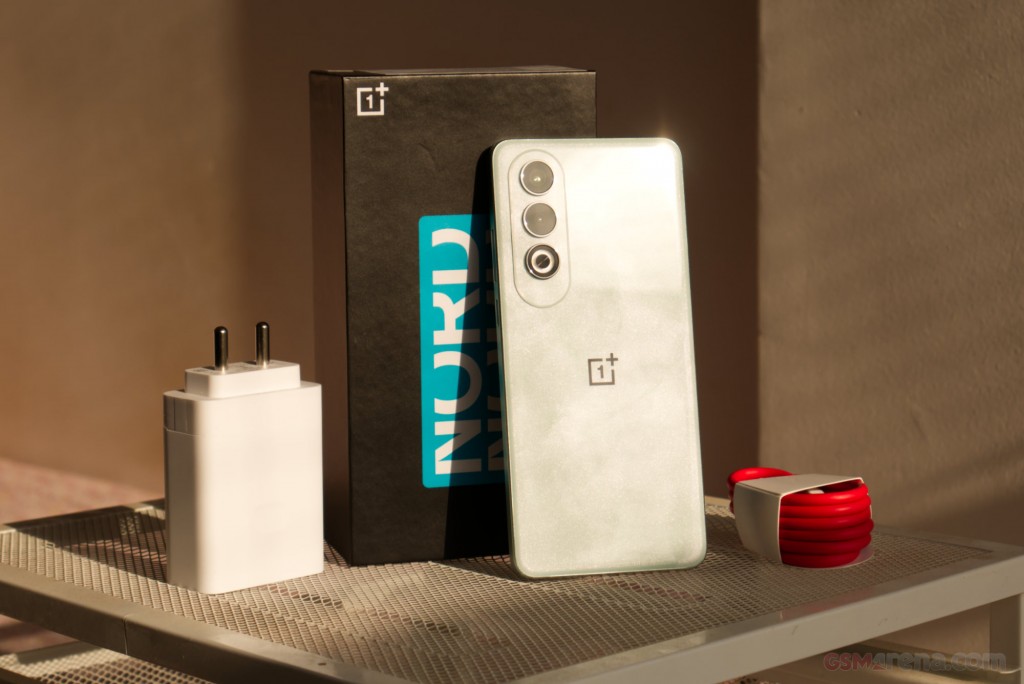 OnePlus Nord CE4 hands-on photo 2