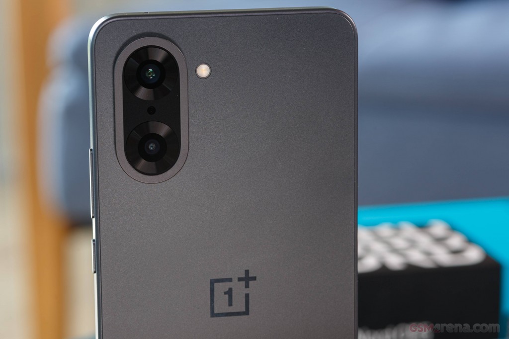 OnePlus Nord CE5 hands-on photo 5