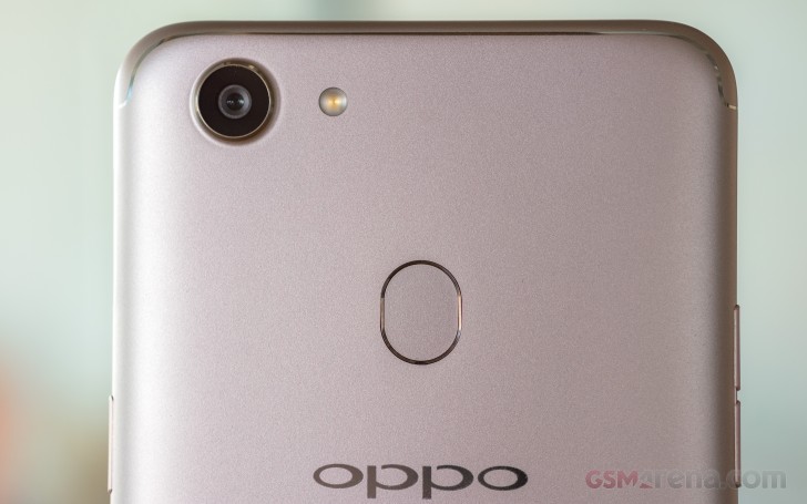 Oppo F5 hands-on photo 3