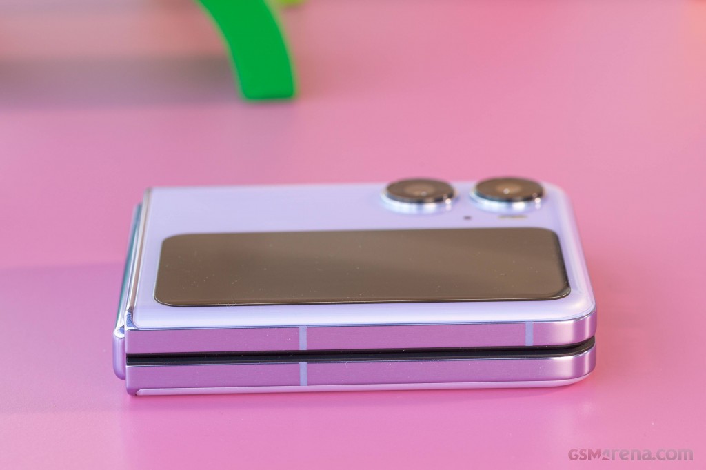 Oppo Find N2 Flip hands-on photo 9