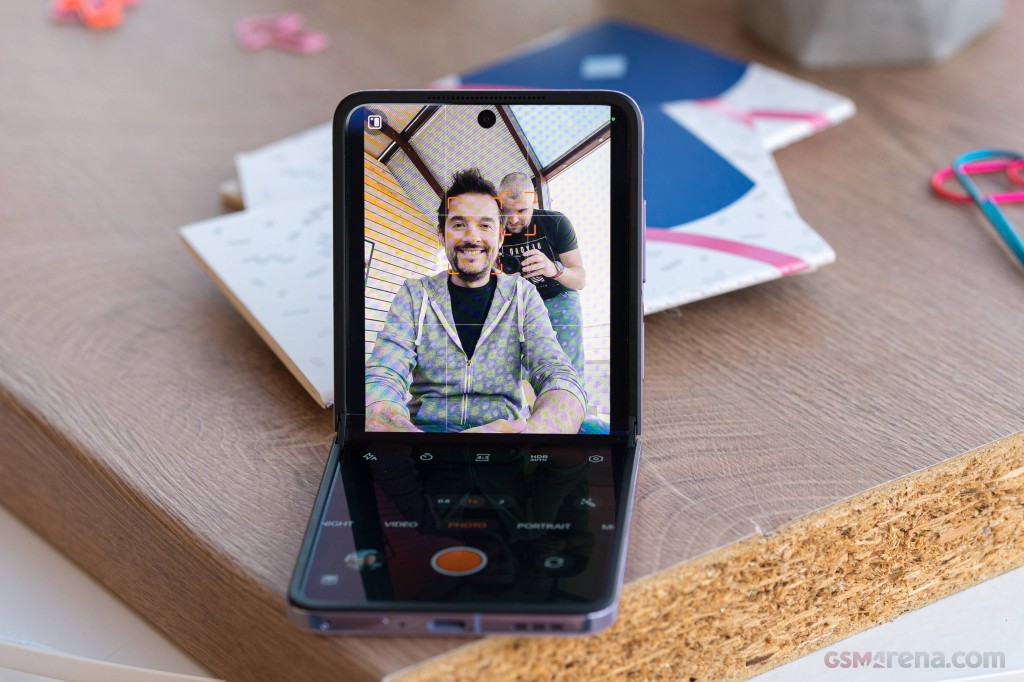Oppo Find N2 Flip hands-on photo 32