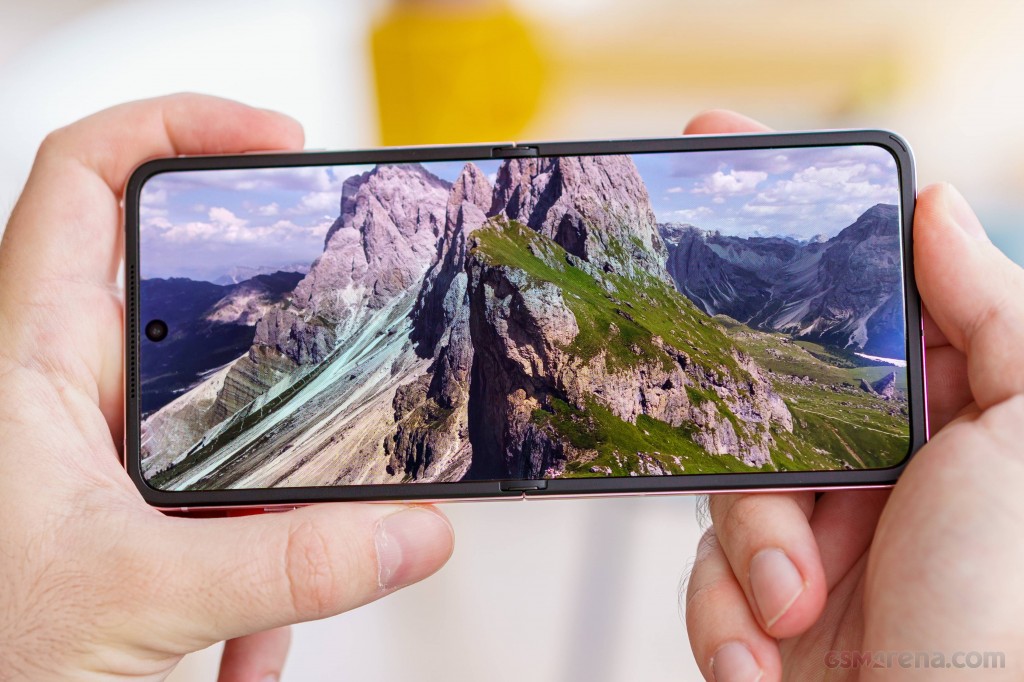 Oppo Find N3 Flip hands-on photo 38