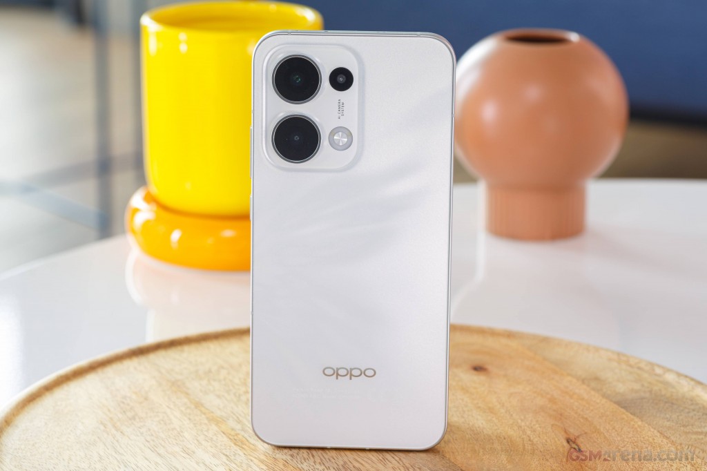 Oppo Reno13 hands-on photo 2