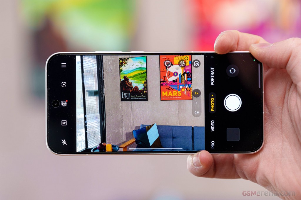 Oppo Reno13 hands-on photo 9